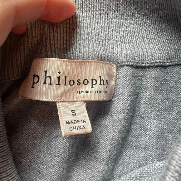 Philosophy grey light-weight sweater. Size Small. - Picture 6 of 8